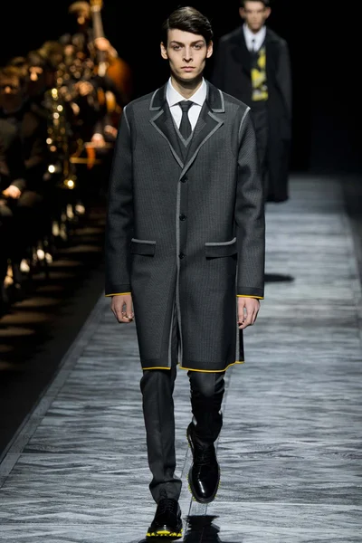 Look 40